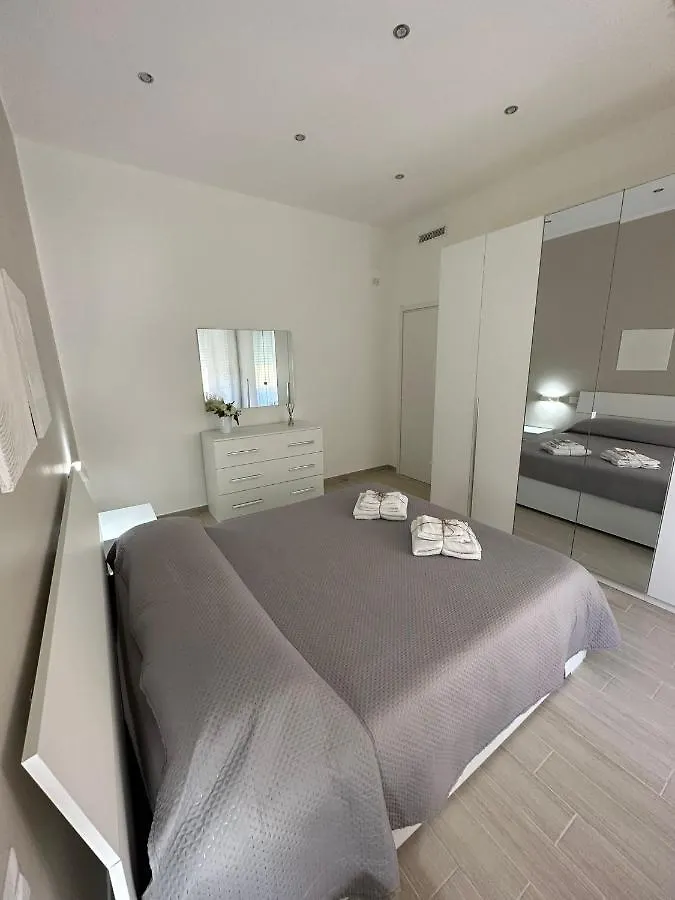 Carol Home Bari Italien